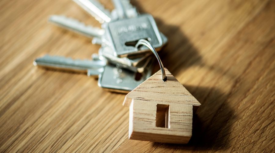 Алтайское правительство собирается «расправиться» с сиротской очередью на квартиры к 2030 году