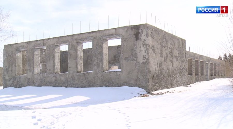 Капремонт алтайской школы неожиданно закончился после демонтажа большей части здания