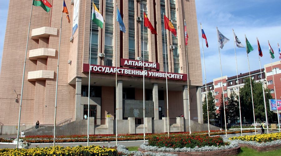 Двое из пяти кандидатов на пост ректора Алтайского госуниверситета прошли аттестацию в Минобрнауки РФ