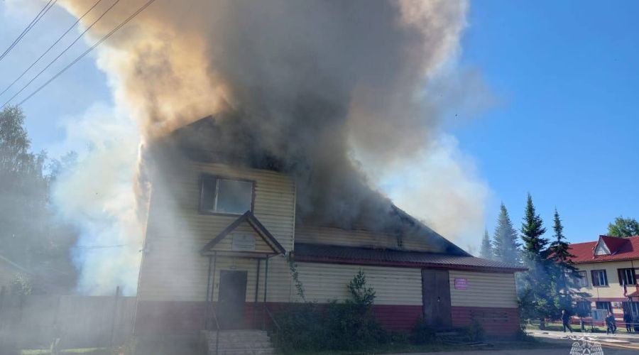 Кочегара судят за пожар в здании следкома на Алтае из-за непотушенной сигареты