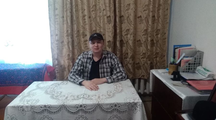 «Долбился не в ту дверь»: бывший алтайский политик-трансгендер принял свой биологический пол и ушел в религию