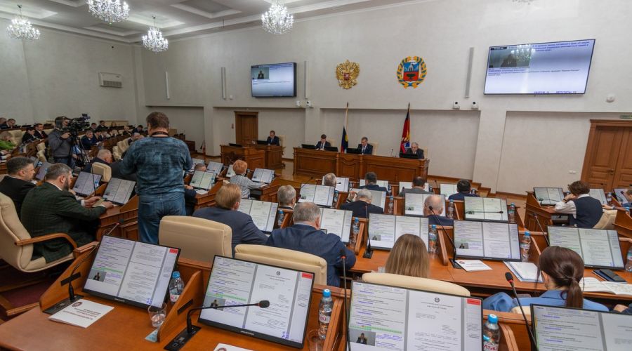 Парламент Алтайского края возьмется за оптимизацию своего аппарата перед летними каникулами