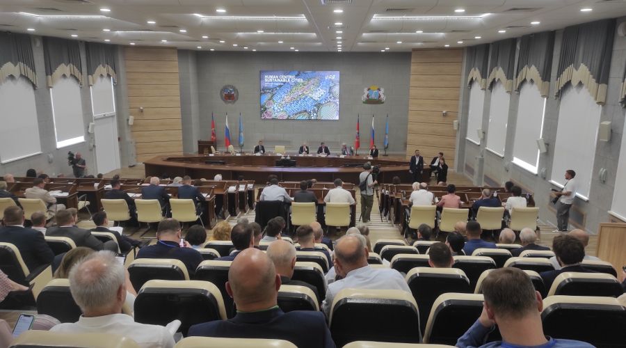 Эксперты на примере Барнаула разобрали перспективы региональных центров и небольших городов