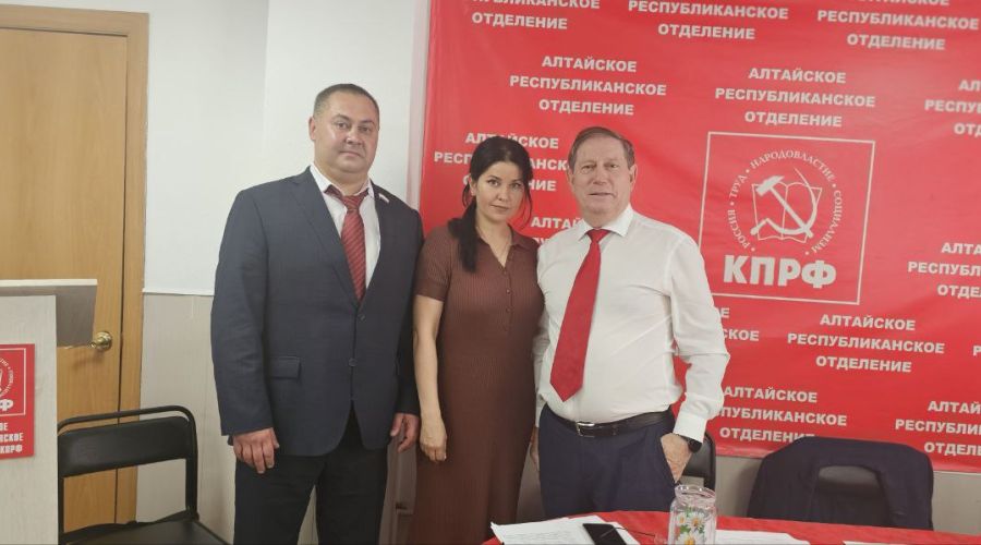 На выборах главы Республики Алтай коммунистов представит независимый депутат