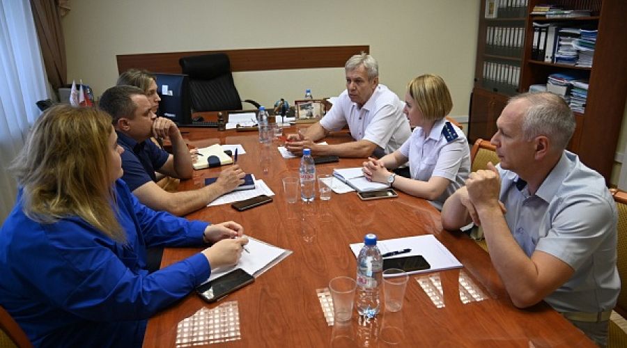 Алтайские депутаты обсудили необходимость повышения зарплат главврачам