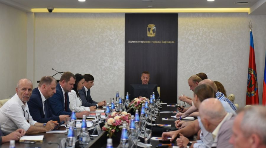 Инициативной группе барнаульцев дали разъяснения по засыпке Лесного пруда