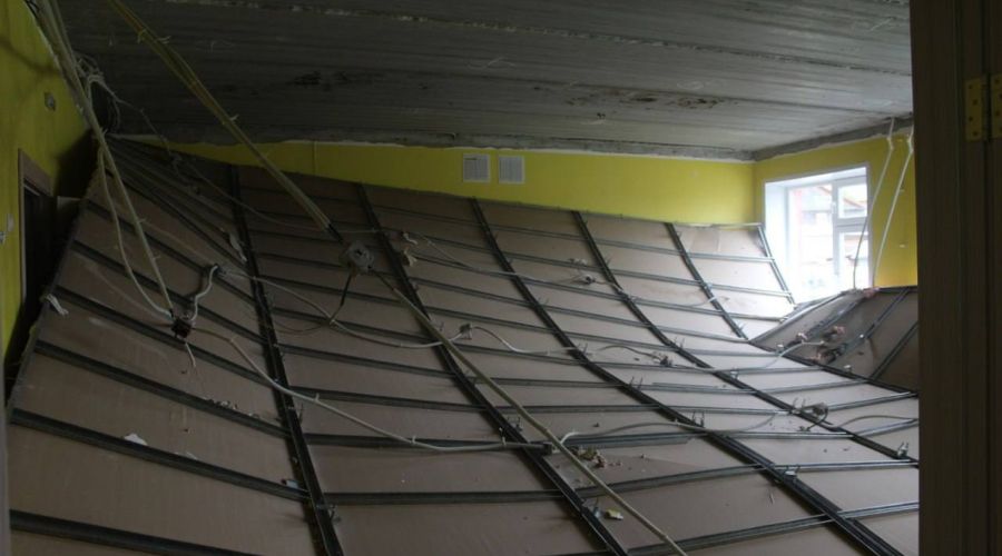 Замдиректора барнаульской фирмы будут судить из-за обвала потолка в детском саду