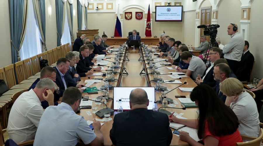 Власти Алтайского края озаботились нелегальной занятостью