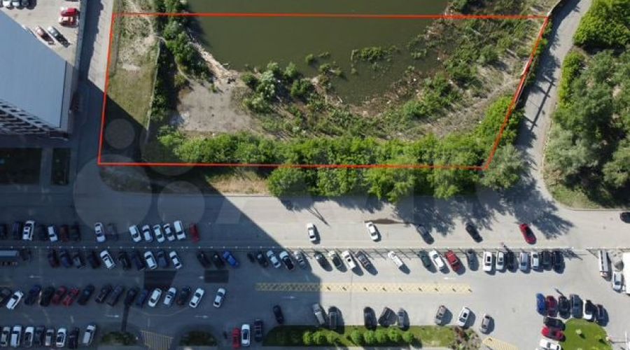 На берегу барнаульского Ковша продают свободный земельный участок почти за 52 млн рублей