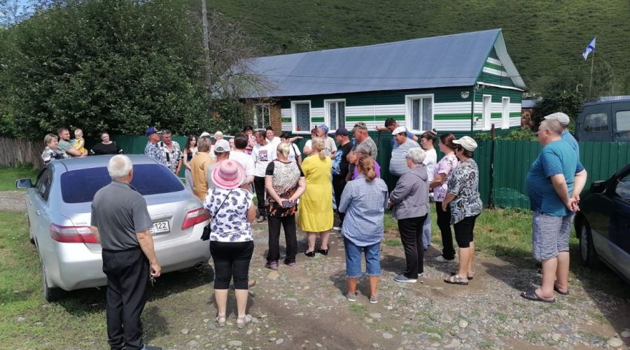 В Чарышском округе соберутся на митинг против «сектантской» турбазы