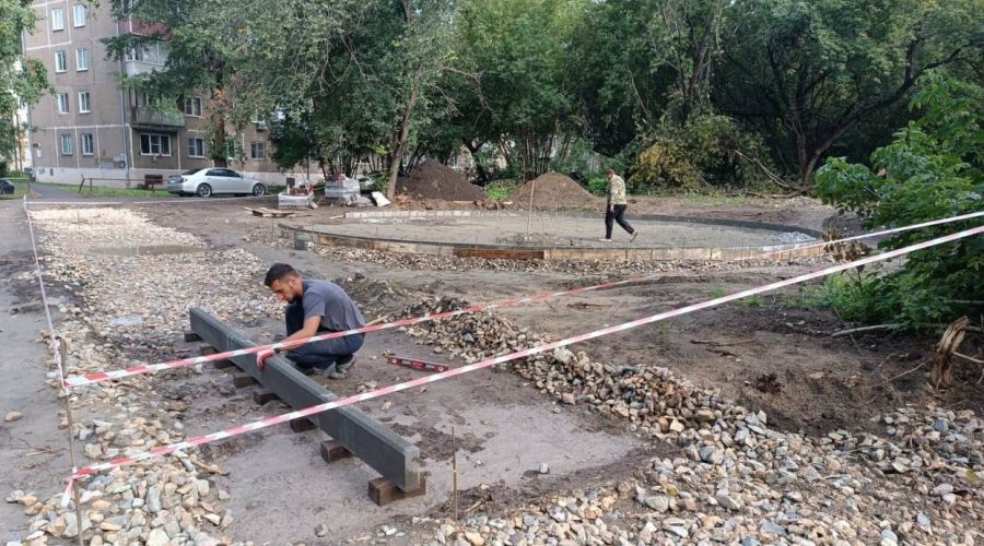 Чиновники и предприниматели «скинулись» на благоустройство сквера в Барнауле