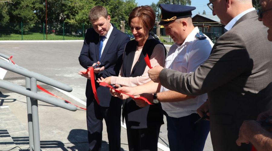 В Барнауле торжественно открыли «просроченный» ФОК