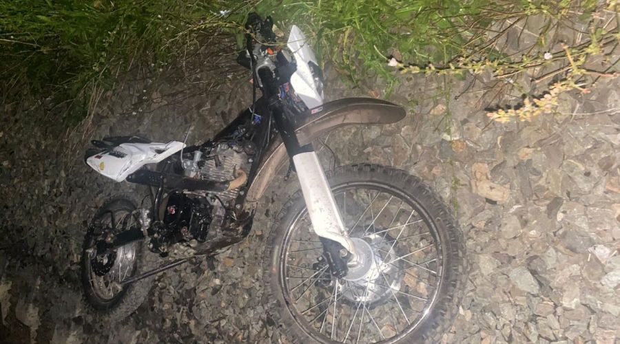 Несовершеннолетний мотоциклист погиб при столкновении с поездом в Алтайском крае