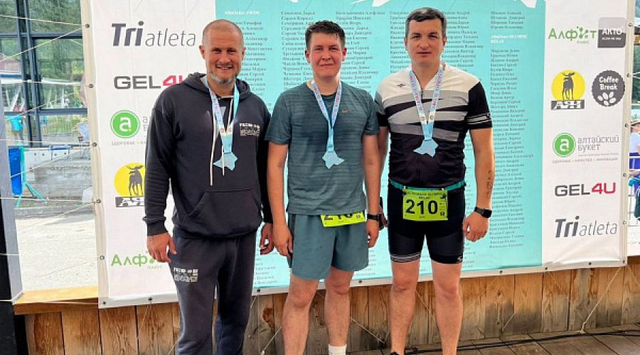 Алтайские депутаты показали «олимпийскую» атлетичность на фестивале триатлона
