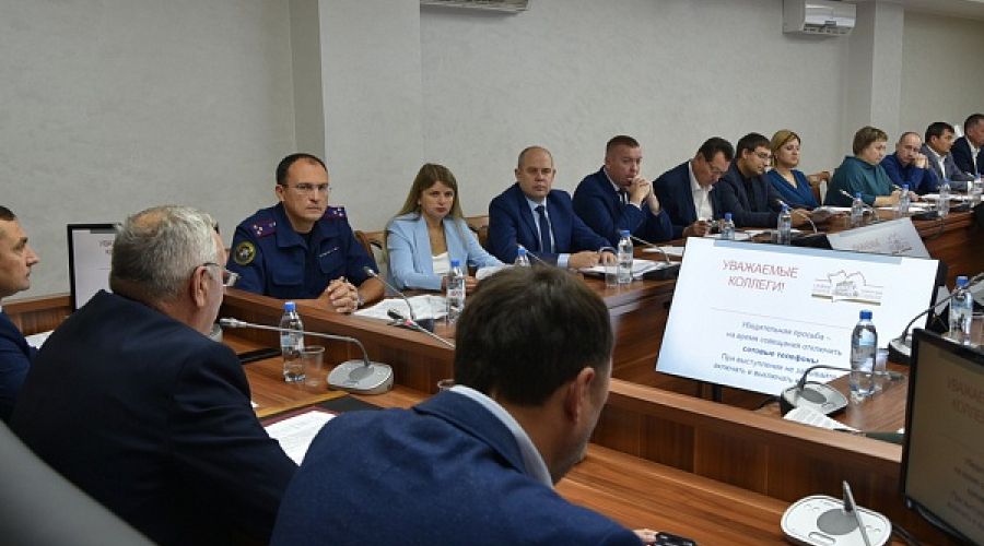 Алтайские депутаты предлагают наказывать рублем хозяев собак за отказ от маркировки