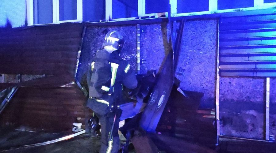 Пожарные потушили возгорание в подвале одной из барнаульских школ