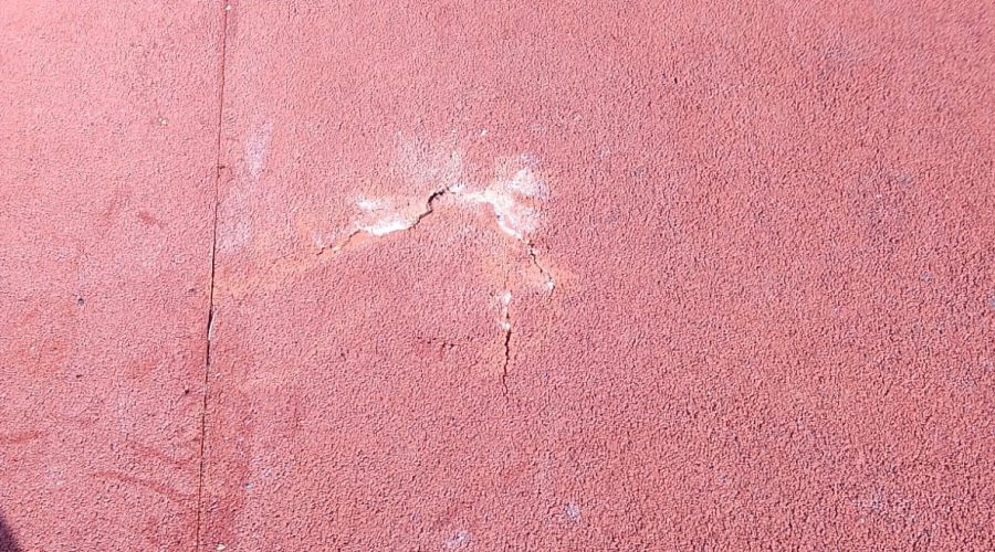 Жителей Первомайского района не устроили работы над ошибками на «слабоумной» спортплощадке