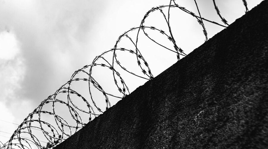 Приговоренный к пожизненному экс-милиционер из Алтайского края решил выйти из «Черного дельфина»