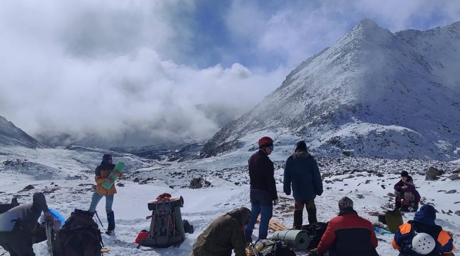 Следком возбудил уголовное дело после гибели туриста из-за камнепада в горах Алтая