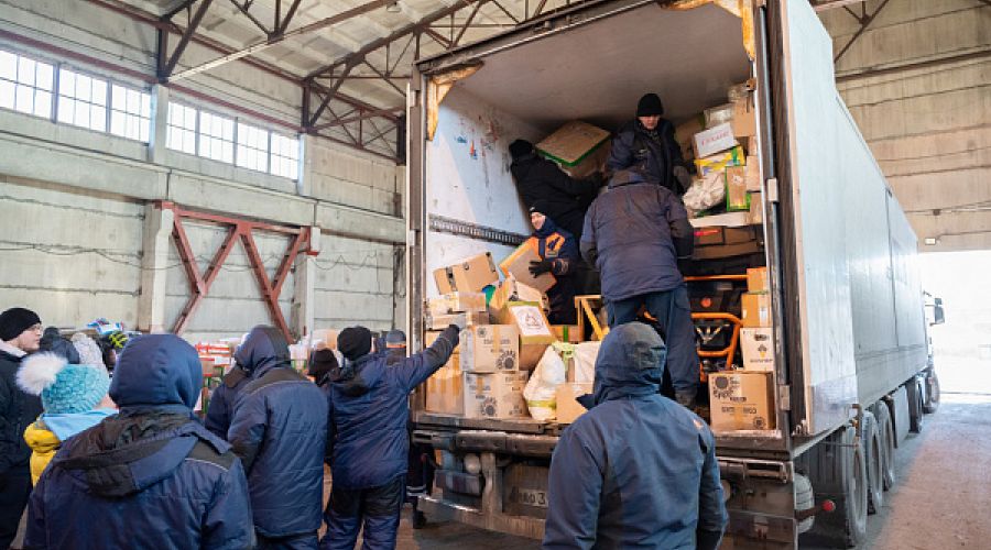 Алтайский край отправил «новогодний» конвой бойцам на СВО