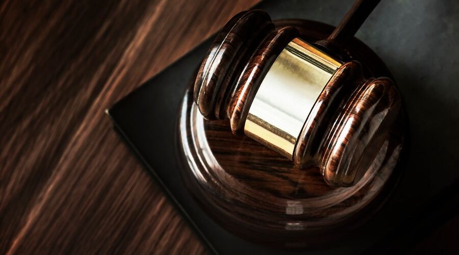 Перевозчика приговорили к огромному штрафу за дачу взятки бывшему вице-мэру Барнаула