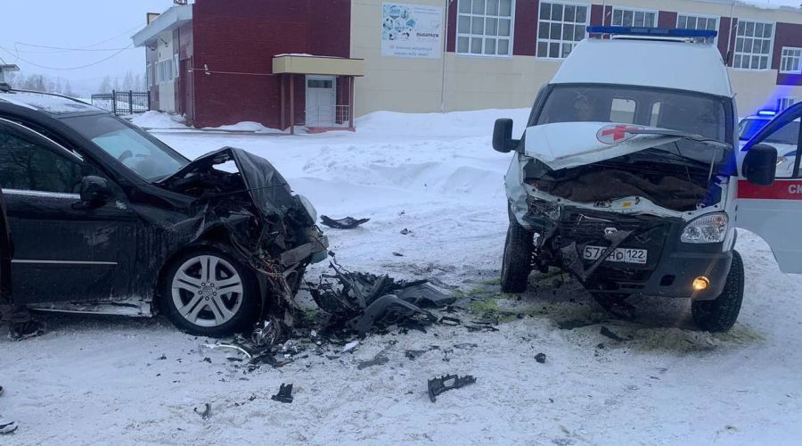 В последний день новогодних каникул в Алтайском крае произошло несколько серьезных аварий