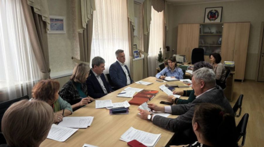 Военная азбука и поэзия Донбасса: в Алтайском крае представили издательские проекты в стиле милитари