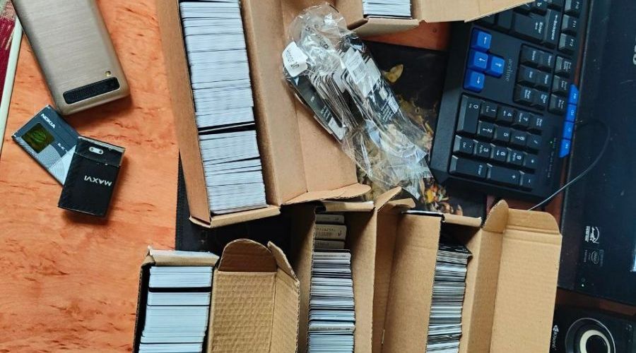 Директора алтайского дилера операторов мобильной связи обвинили в оформлении поддельных сим-карт