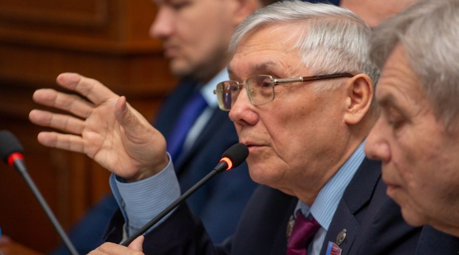 Представители алтайской медицины поддержали идею об обязательных отработках для выпускников медвузов