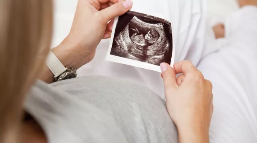 Алтайский вице-губернатор видит причину «ускоренной» убыли населения края в низкой фертильности