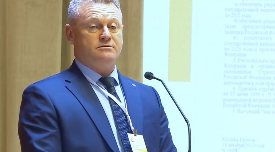 Глава департамента по работе с «федералами» уволился из правительства Алтайского края