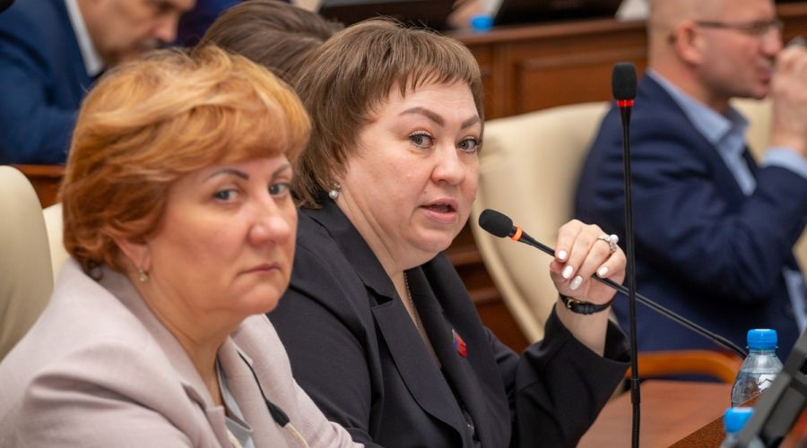 «Хотели устроить шоу»: в алтайском парламенте не утихает шум из-за ребцентра для участников СВО