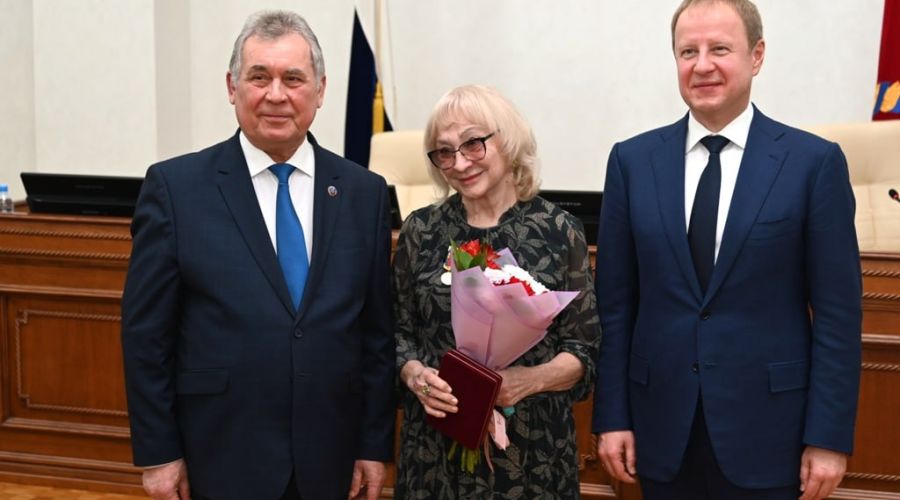 Нина Данилова на 85-летии представительной власти Алтайского края