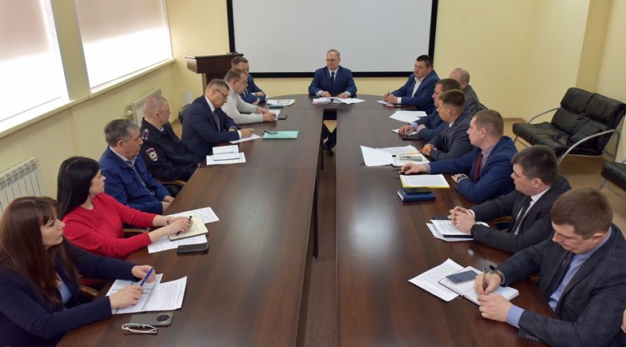 Службы Барнаула переведены в режим повышенной готовности в связи с надвигающимся ураганом