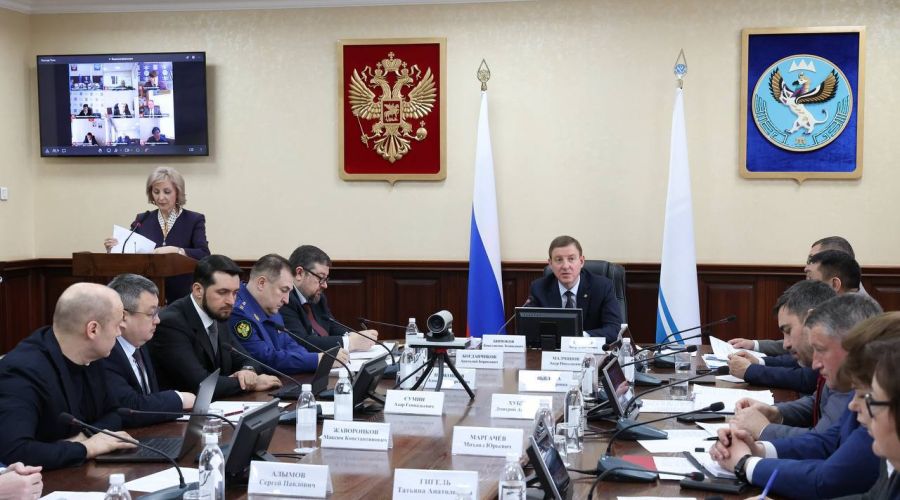 «Полная дыра»: глава Республики Алтай указал правоохранителям на очередной застойный проект известного бизнесмена