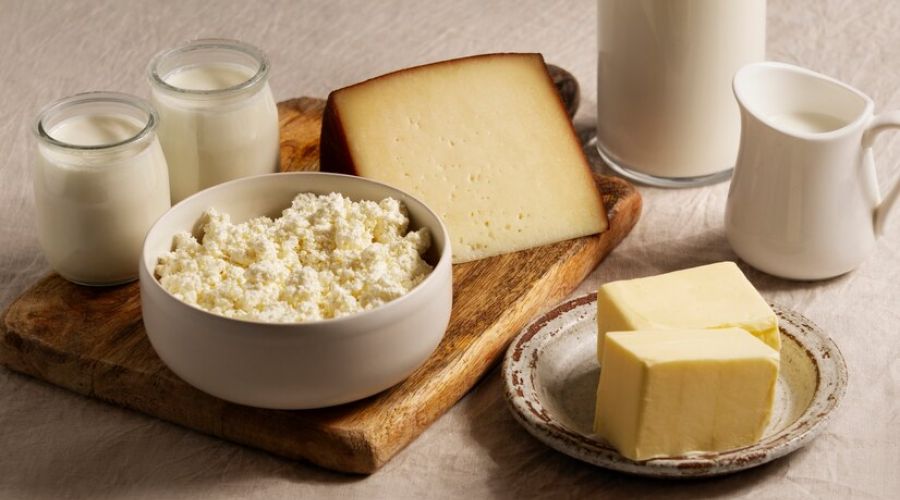 Власти Алтайского края договорились с известным ритейлером о стабилизации цен на молочку