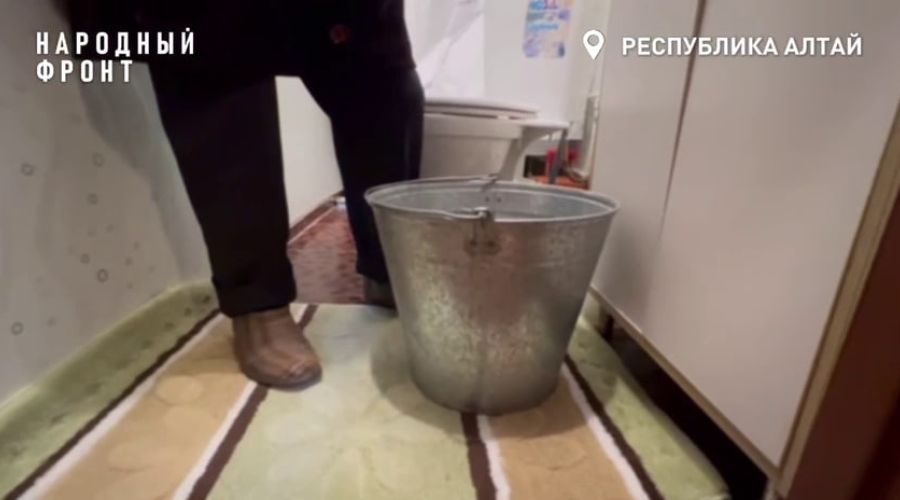 Пенсионерка на Алтае боится быть затопленной нечистотами из-за засора канализации