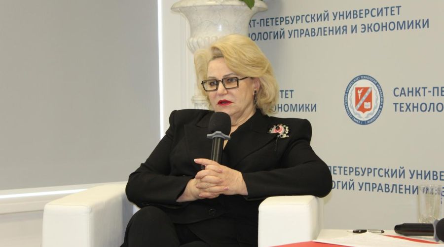 «Продажный патриотизм»: депутат из Алтайского края высказалась о баснословных гонорарах артистов ко Дню Победы