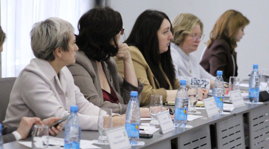 В Барнауле возросла нагрузка на учителей из-за обостряющегося дефицита кадров