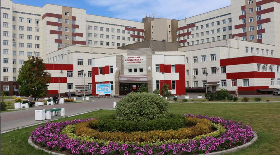 Алтайскую клиническую больницу объединят с учреждением особого типа