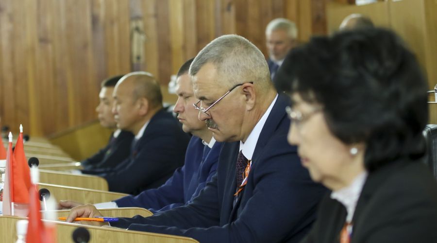 Льготы, бюджет и собачий вопрос: в алтайском Госсобрании прошла очередная сессия