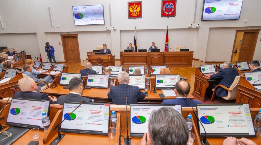 Алтайским депутатам могут ввести парламентский дресс-код