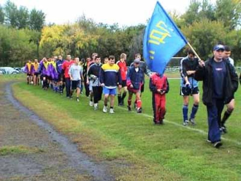 Команде администрации алтайского края засчитано
техническое поражение. пока только в мини-футболе.