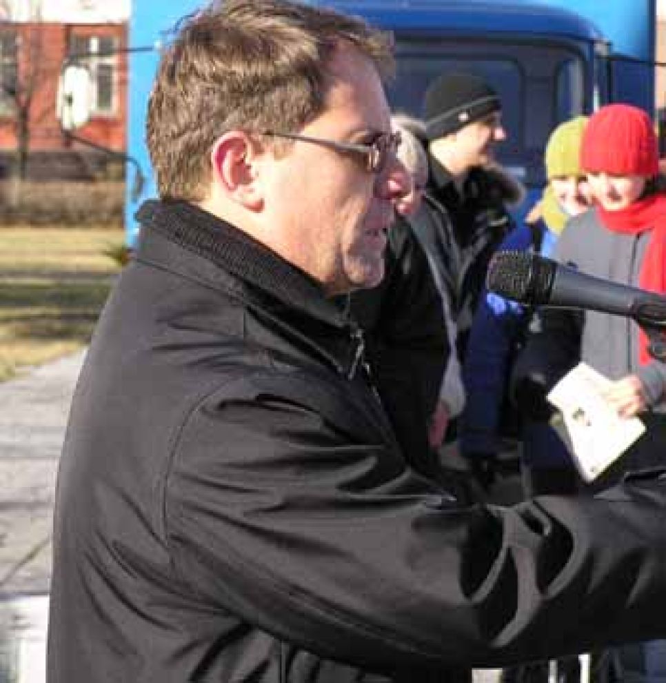 Фоторепортаж с митинга в защиту демократии в барнауле.