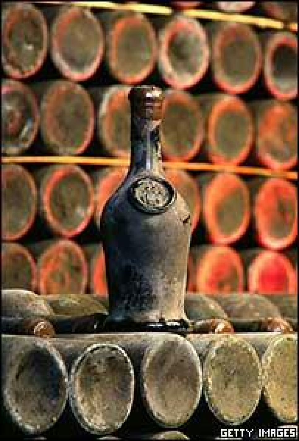 "и я там был, мед-пиво пил...": в конце xix века знаменитый
винодел князь лев голицин делал "мед голицина из медов алтайских лугов",
рецепт которого нынче утерян - последние бутылки напитка уходят с
молотка на аукционе sothebys.