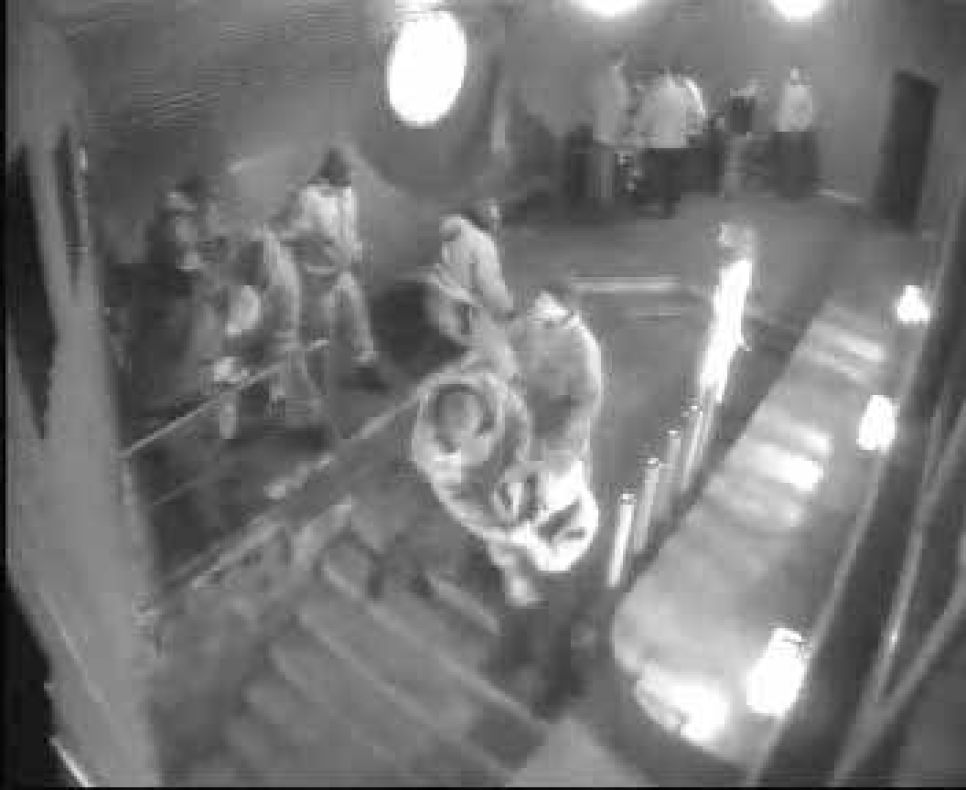 В барнаульском клубе "пилот" убоп
охотился на подозреваемых в распространении наркотиков
новосибирских ди-джеев.