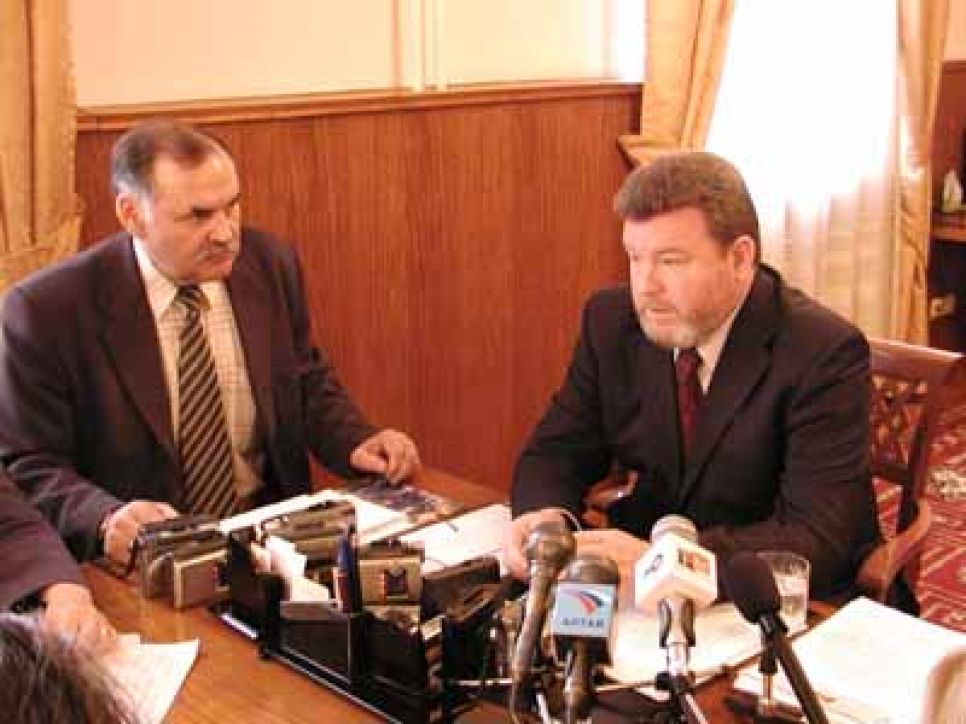 Михаил Евдокимов пролил свет на московскую встречу,
однако следовать рекомендациям Кремля пока не собирается.