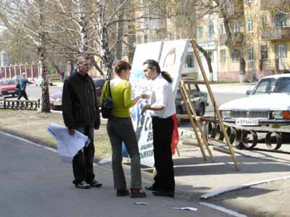 Отчет Сергея Теплякова о событиях 25 апреля:
выставленные напоказ рожи террористов вывели меня из себя...