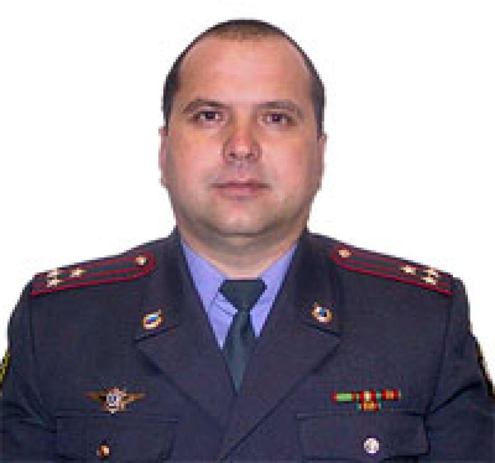 Милицейский офицер родом с Алтая делает быструю карьеру в
МВД.