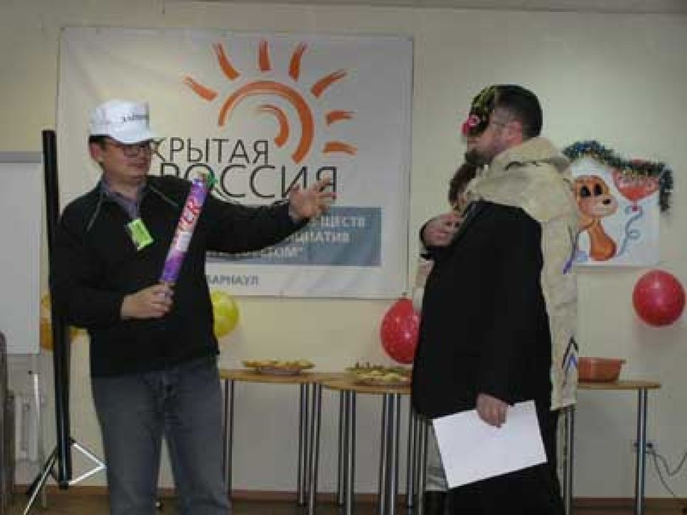 Союз журналистов Алтая показал спектакль в стиле дель-арте
"Укрощение Лапшина или возвращение Белого Бурхана".